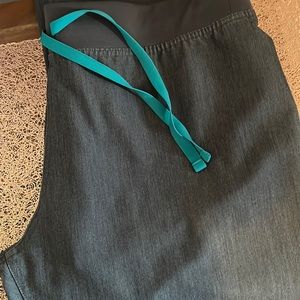 Grey figs Livingston large SHORT